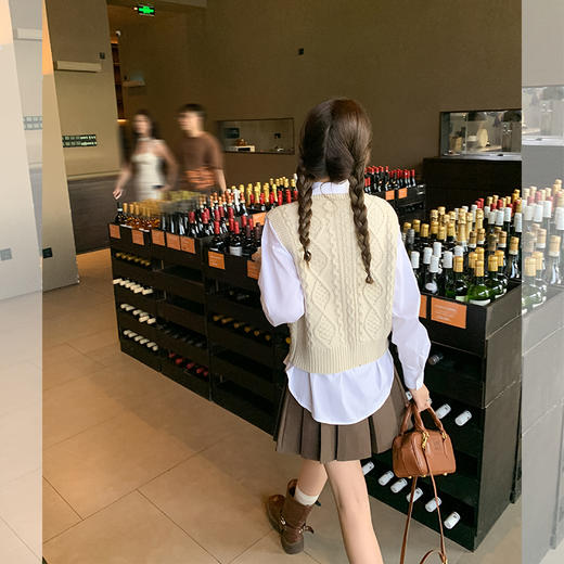 <曾小咸推荐>【现货】微信粉丝秒杀专场 仅此今天 活动结束下架 艺术生麻花毛织马甲外套 日常169.99 立减90 秒杀79.99！！ 商品图4