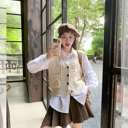 <曾小咸推荐>【现货】微信粉丝秒杀专场 仅此今天 活动结束下架 艺术生麻花毛织马甲外套 日常169.99 立减90 秒杀79.99！！ 商品图0