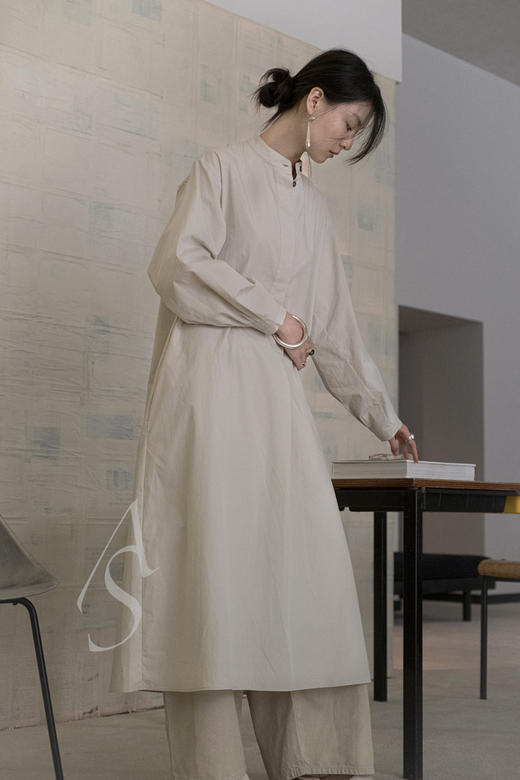 Studio Nicholson 冰玉色MIRO立领A字型连衣裙 商品图1