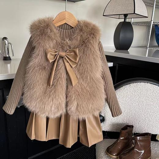 【女童秋冬甜美时尚马甲三件套】仿皮草马甲加百褶裙加厚毛衣加厚马甲套装 商品图0