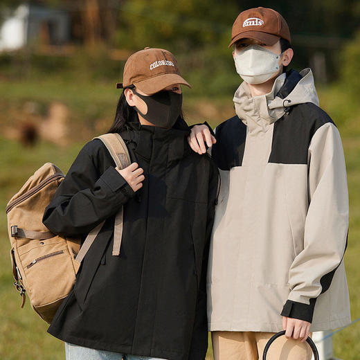 情侣款三防冲锋衣 | 防风+防污+防水 透气不闷热 防风御寒 版型时尚 多色可选 商品图1