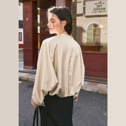 OLrain欧芮儿香槟色短外套女秋季2024新款缎感流光设计感休闲上衣 商品图4