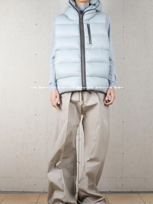 Rick Owens｜淡蓝色连帽羽绒背心 商品图1