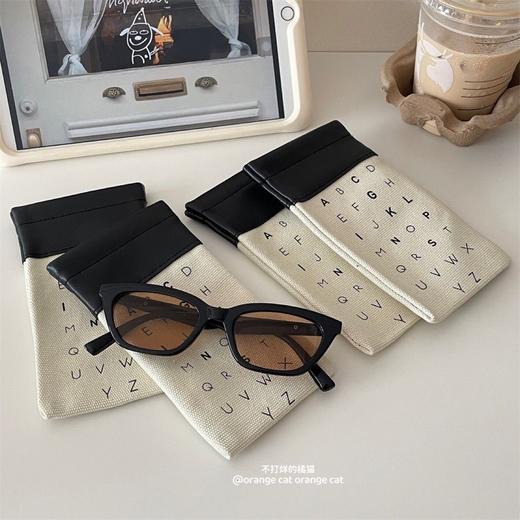 「复古简约！高级感墨镜袋」推荐款复古拼接帆布收纳整理袋 近视太阳眼镜袋简约高级墨镜袋子字母 商品图1