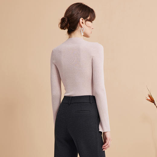 EITIE爱特爱精致修身显瘦薄款打底镂空珍珠立领针织衫秋新款D2401407 商品图9