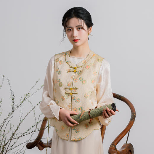 荷言HEYEN原创新中式 春昼 非遗宋锦真丝冰裂皮球纹马甲上衣高定 商品图1