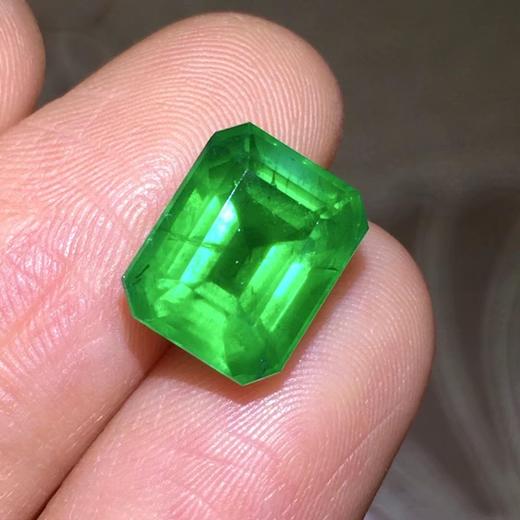 4.25ct 祖母绿裸石 商品图1