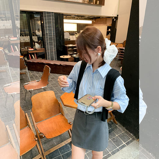 <曾小咸推荐> 韩系宽松蓝色竖条纹衬衫 商品图2