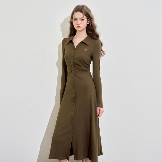 慵懒随性刺绣翻领直筒针织裙女秋季褶皱显瘦长袖连衣裙V3442367 商品图3