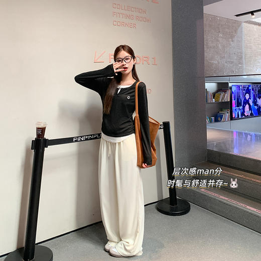 <曾小咸推荐> 黑色圆领G字母打底衫+杏色直筒休闲裤 商品图1