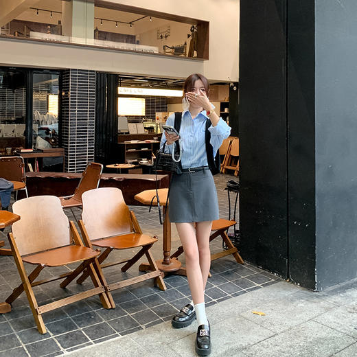 <曾小咸推荐> 韩系宽松蓝色竖条纹衬衫 商品图3