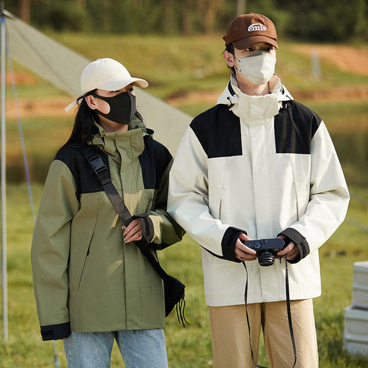 情侣款三防冲锋衣 | 防风+防污+防水 透气不闷热 防风御寒 版型时尚 多色可选 商品图0