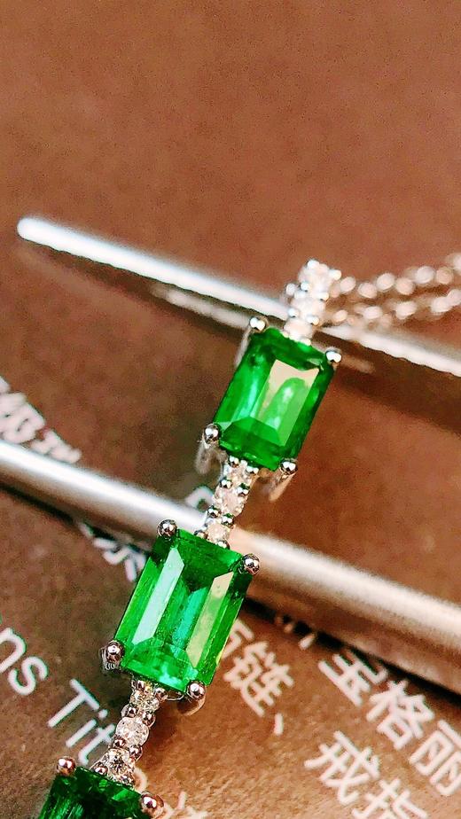 0.65ct 祖母绿吊坠 商品图1