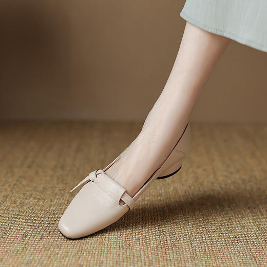 【预售5天】羊皮粗跟单鞋女秋季新款简约方头浅口低跟女鞋LD&6902 商品图1