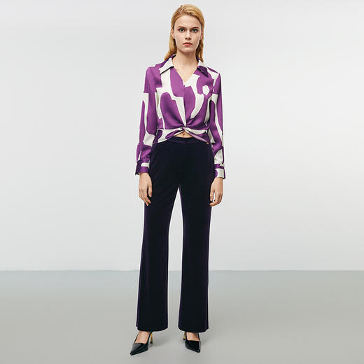 EITIE爱特爱秋季新款时尚扭结设计高级感通勤显瘦印花上衣7913621 商品图1