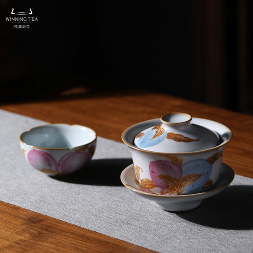 问鼎汝瓷鼎峰系列月白三才盖碗（描金五桃） 商品图1