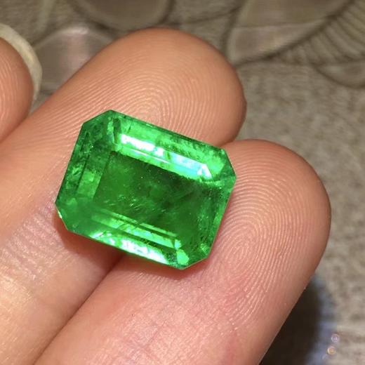 7.37ct 祖母绿裸石 商品图2