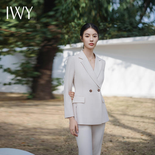 IWY/秋款杏色长款职业西服微喇裤套装通勤干练修身显瘦两件套正装C12312+P32312 商品图3
