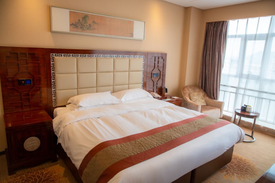 山水时尚大床房山水时尚酒店(北京怀柔雁栖科学城店)