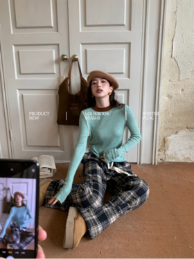 🍂🍂【岚可可撞色弹力圆领针织打底】✅、精致有设计感的单品穿搭，🔺配色都很绝，🌈不论是单穿还是叠搭外套都很有腔调！