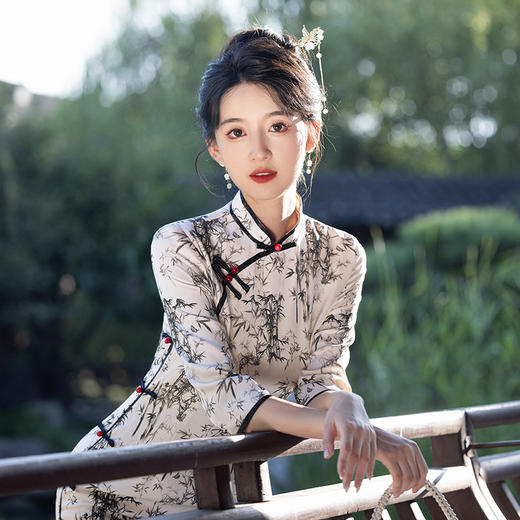 改良新款秋冬年轻款日常水墨仿醋酸抓花设计感优雅七分袖旗袍MLS6986 商品图2