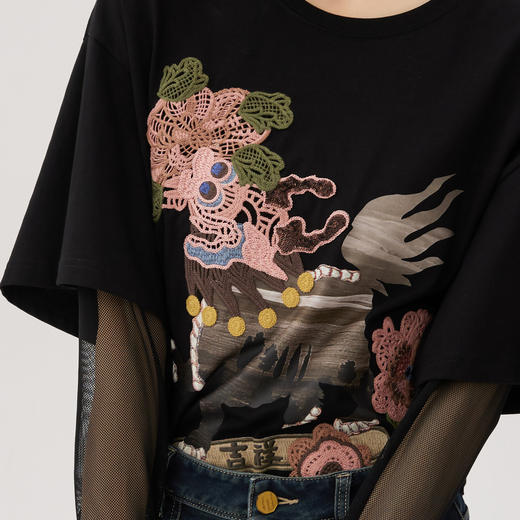 谜底假两件T恤长袖女2024秋新品复古风圆领宽松印花上衣243MT0968 商品图3