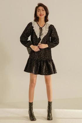 Stay2Weeks 设计感提花荷叶边连衣裙 13537