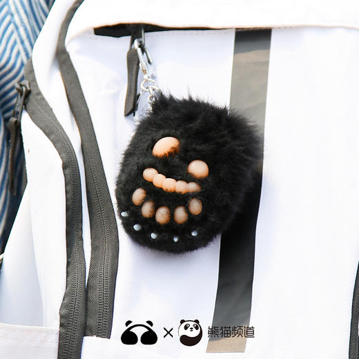 熊猫工厂 爪子超火逼真仿真网红熊猫崽儿童礼物可爱钥匙扣宝宝挂件 黑色前爪 长10*宽8 商品图1