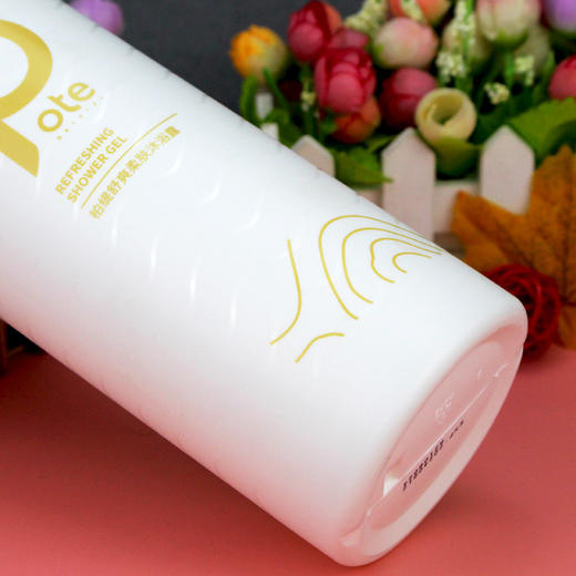 pote柏缇舒爽沐浴露  POTE大瓶男女士全身香体补水柔肤保湿留香沐浴 商品图1