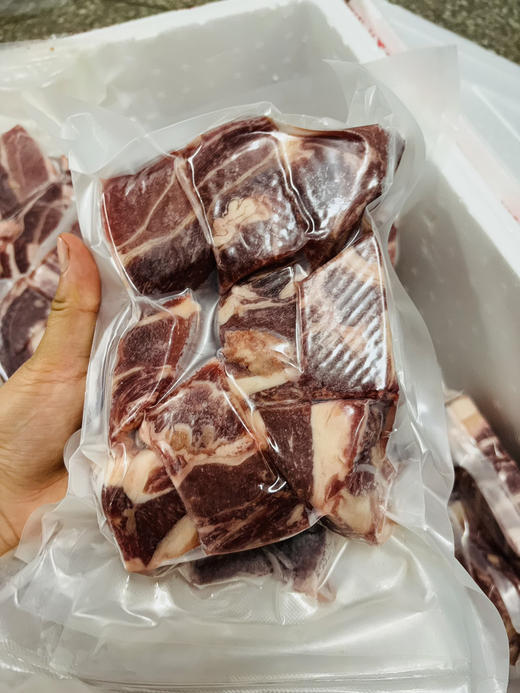 巴西瘦牛腩 小块切好啦，入锅炖扑鼻奶香，嫩而不烂，Q而不柴，好肉啊 商品图3