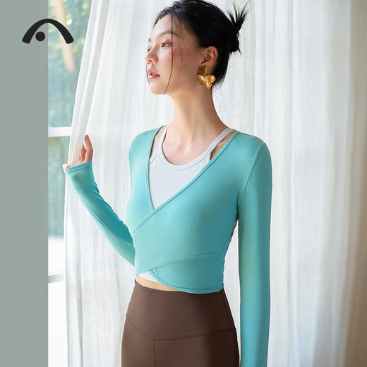 2024爱睱步秋冬新品瑜伽运动时尚V领普拉提上衣A24340MALK 商品图11