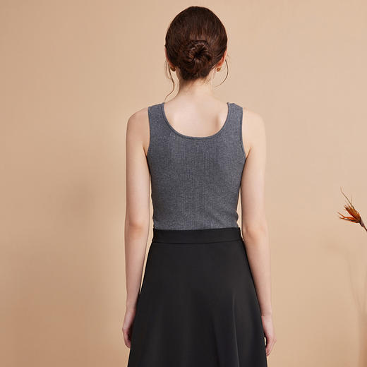 EITIE爱特爱秋季新款百搭时尚减龄修身针织无袖上衣小背心女D2401403 商品图13