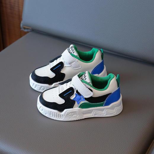 【时尚潮流，透气舒适，不负少年洋溢的朝气！】春秋款儿童板鞋 女童潮流运动鞋 中小童男童 休闲学生鞋 时尚外观 舒适耐穿-QQ 商品图2