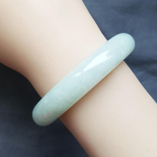 【天然正品】天然细腻无杂裂糯种浅绿色58.5号翡翠手镯200824XY05 商品图6