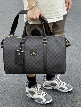 .顶x贸易渠道！大号手提包绝对的好东西！秋冬重头戏 Jordan乔丹棋盘格织物老花包！飞人行李包