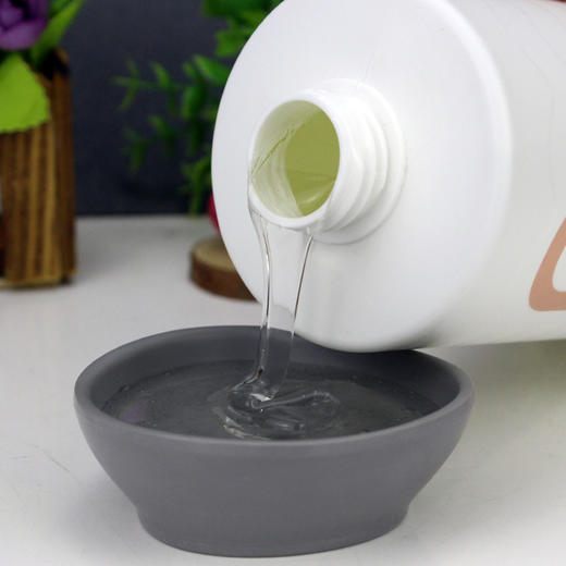 pote柏缇舒爽沐浴露  POTE大瓶男女士全身香体补水柔肤保湿留香沐浴 商品图3