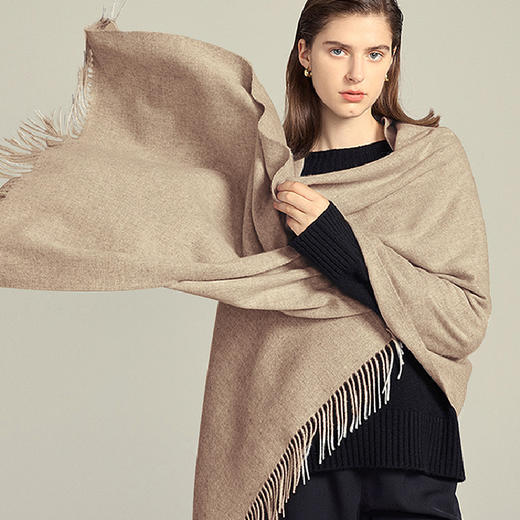 YANECINE 考力代绵羊毛围巾/披肩（130g/300g）| 厚实软糯 保暖抗寒 亲肤舒适 简约百搭不挑人 商品图1