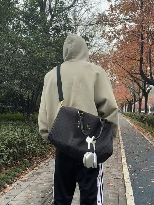 .顶x贸易渠道！大号手提包绝对的好东西！秋冬重头戏 Jordan乔丹棋盘格织物老花包！飞人行李包 商品图2