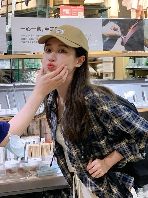 ✨初秋仙气白月光~独家定制版本❗【博主同款治愈藏青蓝格纹衬衫】格子控必入👉一眼就沦陷❗面料好质感~恰到好处的飘逸感🎈温柔韩系风yyds❗最 商品图4