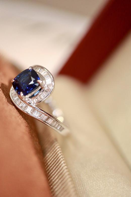1.11ct 蓝宝石戒指 商品图1