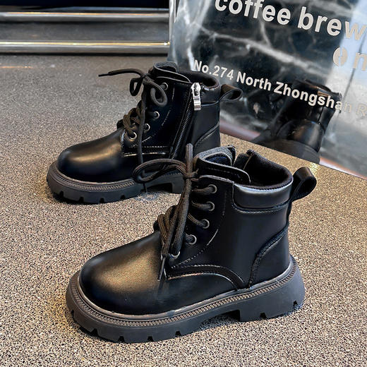 【英伦风格，时尚百搭】秋冬新款宝宝学步鞋 靴子侧拉链皮面小童短靴 英伦风儿童马丁靴-QQ 商品图3