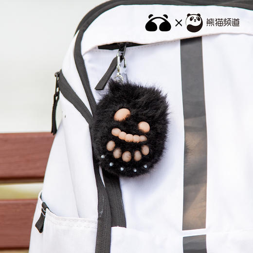 熊猫工厂 爪子超火逼真仿真网红熊猫崽儿童礼物可爱钥匙扣宝宝挂件 黑色前爪 长10*宽8 商品图5