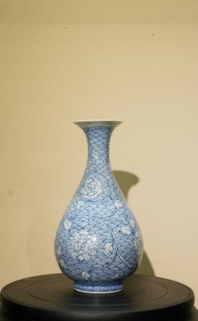 青花海水牡丹纹玉壶春瓶