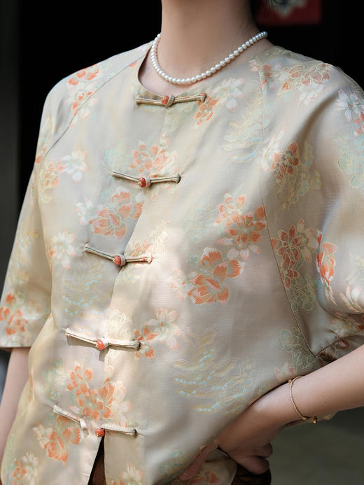 盛唐婧 |真丝异色罗梅花三弄上衣 商品图1