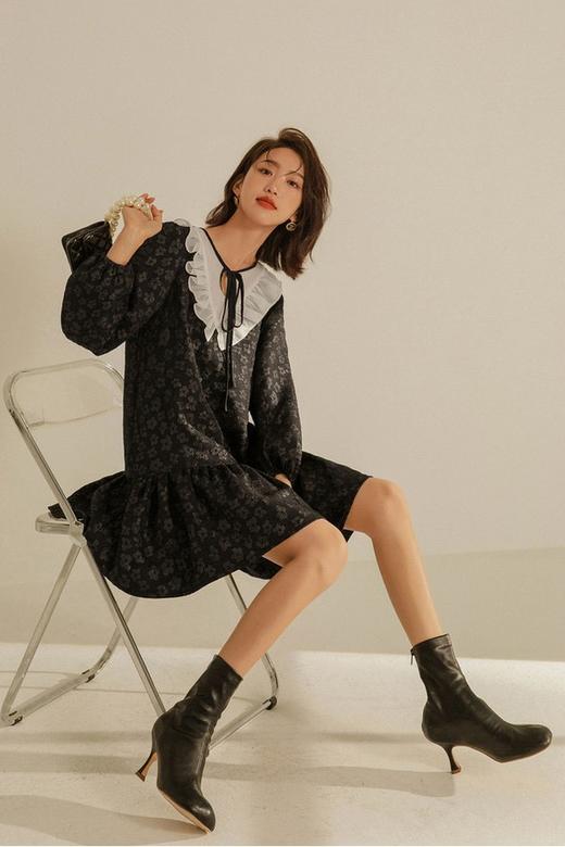 Stay2Weeks 设计感提花荷叶边连衣裙 13537 商品图1