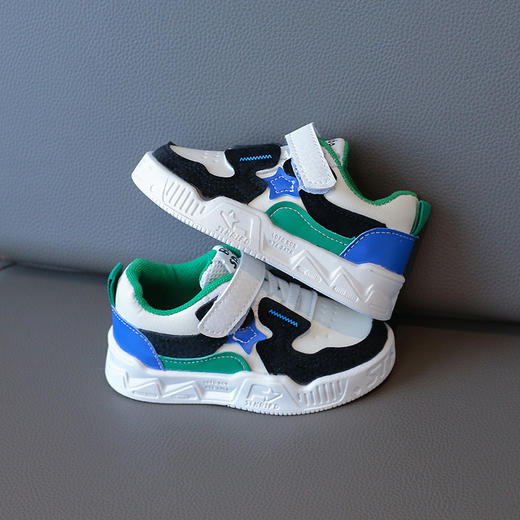 【时尚潮流，透气舒适，不负少年洋溢的朝气！】春秋款儿童板鞋 女童潮流运动鞋 中小童男童 休闲学生鞋 时尚外观 舒适耐穿-QQ 商品图5