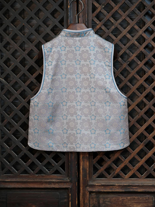 盛唐婧 |真丝宋锦回纹团花对襟马甲 商品图5