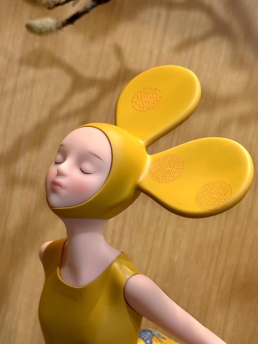 陈子墨 《留连戏蝶》 蝴蝶纹·然女孩 商品图2