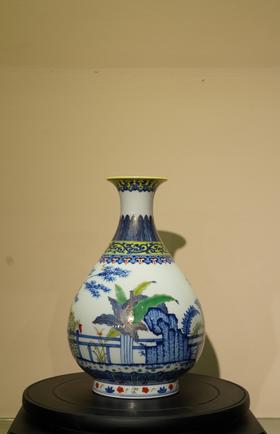 仿清光绪五彩描金蕉叶玉壶春瓶