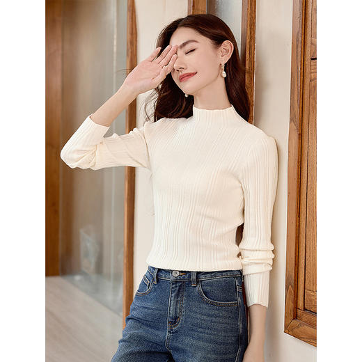 【年终特卖】熙世界半高领针织衫女打底上衣2025秋冬款内搭修身显瘦套头毛衣 商品图3